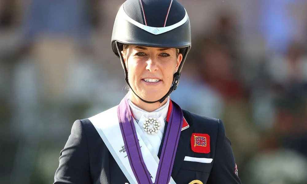 Πλήθος αντιδράσεων για την αθλήτρια ιππασίας Σαρλότ Ντιζαρντέν - Αποσύρθηκε από τους Ολυμπιακούς Αγώνες, μετά το βίντεο όπου κακοποιούσε το άλογο της